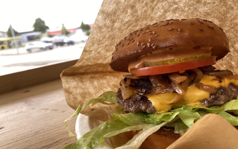 Burgerglück's Foodtruck serviert Hamburger bei Festivals, Stadtfesten und privaten Veranstaltungen